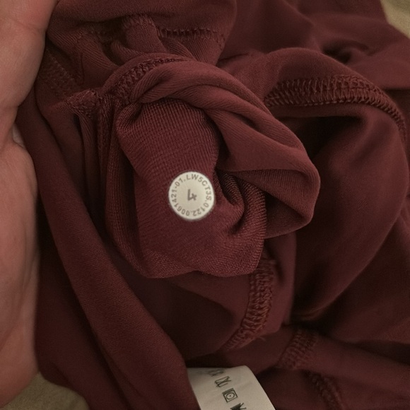 Lululemon leggings size 4 - Picture 5 of 5